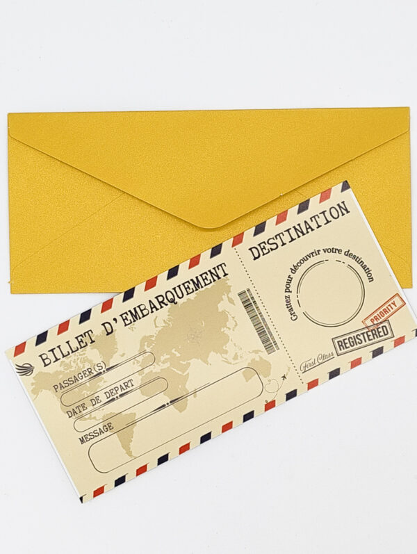 carte à gratter billet d'embarquement avec son enveloppe