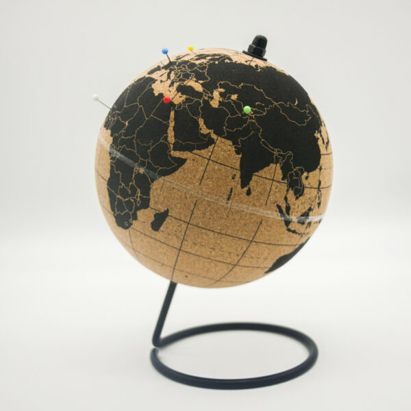 Globe mobile avec punaises