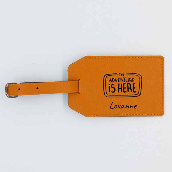 Etiquette Bagage Personnalisée en cuir végan, fabriquée en France, couleur orange - TREIZKOT