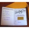 Carte à gratter personnalisable forme passeport, couverture dorée, cadeau idéal pour annonce surprise de voyage ou événement. Sticker -Treizkot