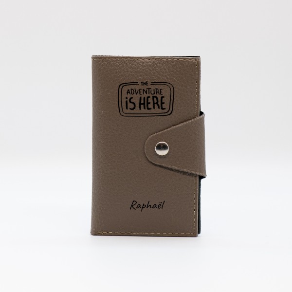 Porte Cartes Personnalisé en cuir végan, fabriquée en France, couleur marron taupe, disponible en plusieurs couleurs - TREIZKOT