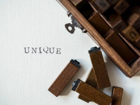 Tendances 2025 : IA et personnalisation pour accessoires de voyage et maroquinerie