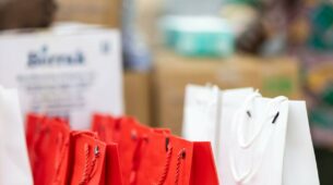 Cadeaux personnalisés pour entreprises, événements, CSE et offices de tourisme, made in France en cuir vegan cruelty-free par Treizkot