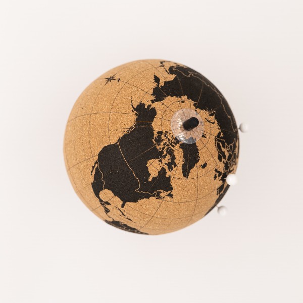 Carte du monde ou globe liège personnalisable pour suivre ses voyages
