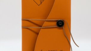 Protège carnet de santé orange personnalisé fabriqué en France